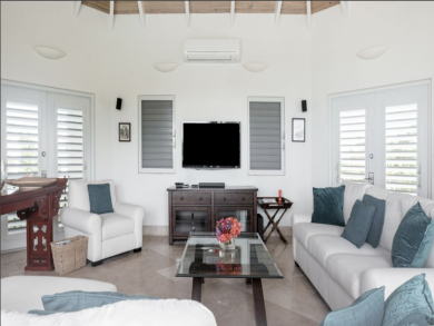 Contemporary Four Bedroom on Grace Bay